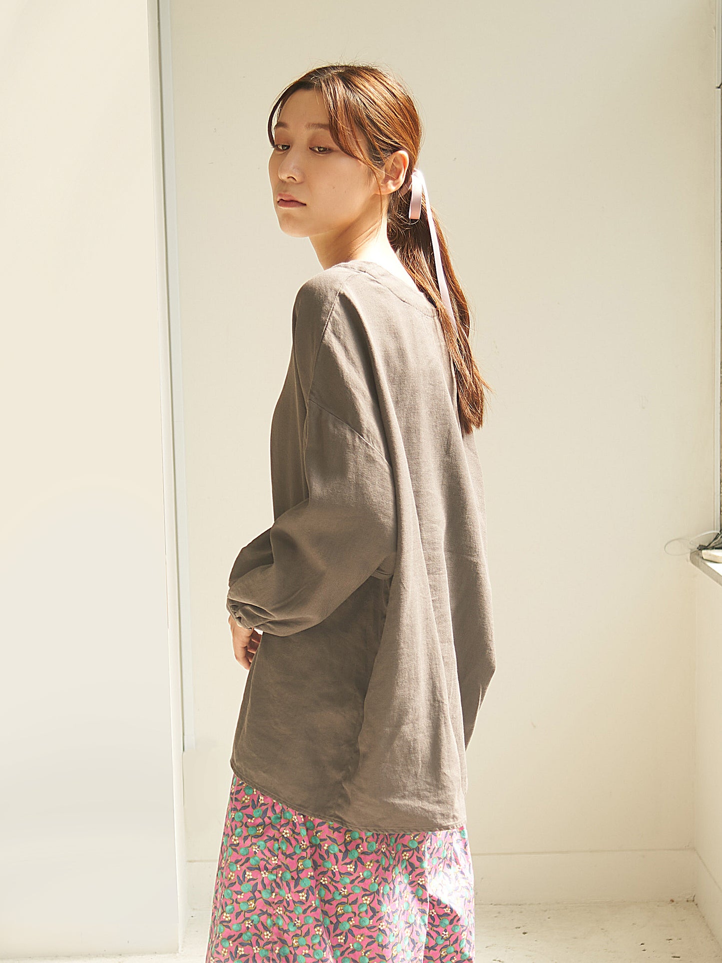 LILOU+LILY COTTON/WOOL GARMENT DYED KEY NECK BLOUSES 2407YJ-1001