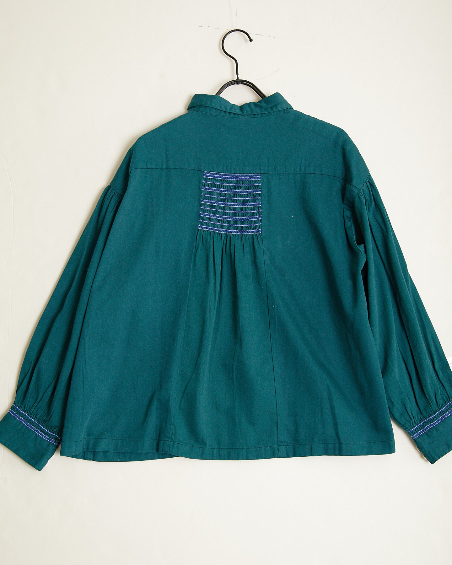 A VIEW FROM HERE FAIRTRADE COTTON × SMOCKING REGULER SHIRTS SJI-22061101