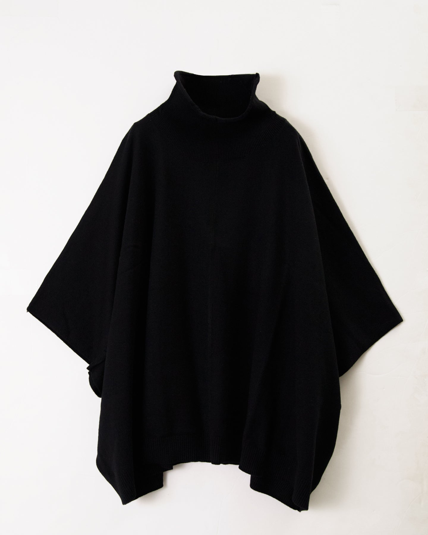 LILOU+LILY HIGHT GAUGE KNIT BOTTLE NECK CAPE 2403YO-0817-1