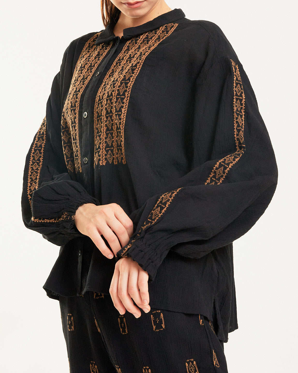 A VIEW FROM HERE CRAPE EMBROIDERY SHIRTS SJ-24090320