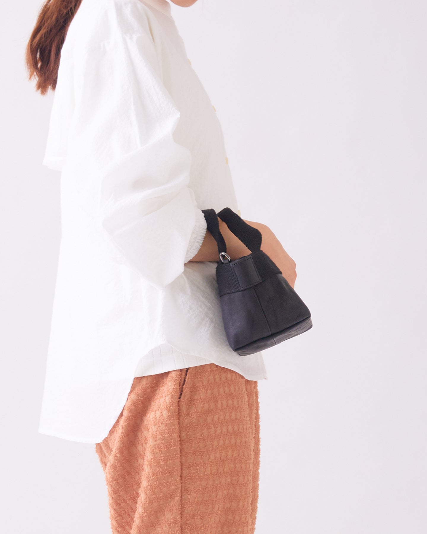 A VIEW FROM HERE MINIMUM LEATHER BAG C#1