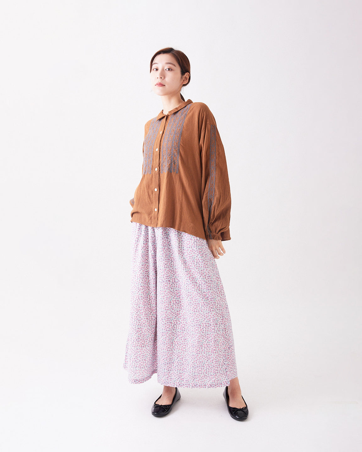 A VIEW FROM HERE CRAPE EMBROIDERY SHIRTS SJ-24090320