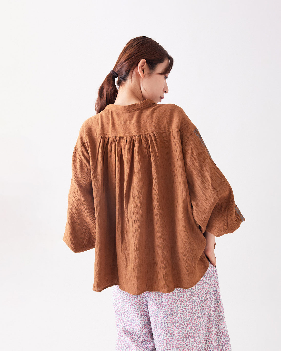 A VIEW FROM HERE CRAPE EMBROIDERY SHIRTS SJ-24090320