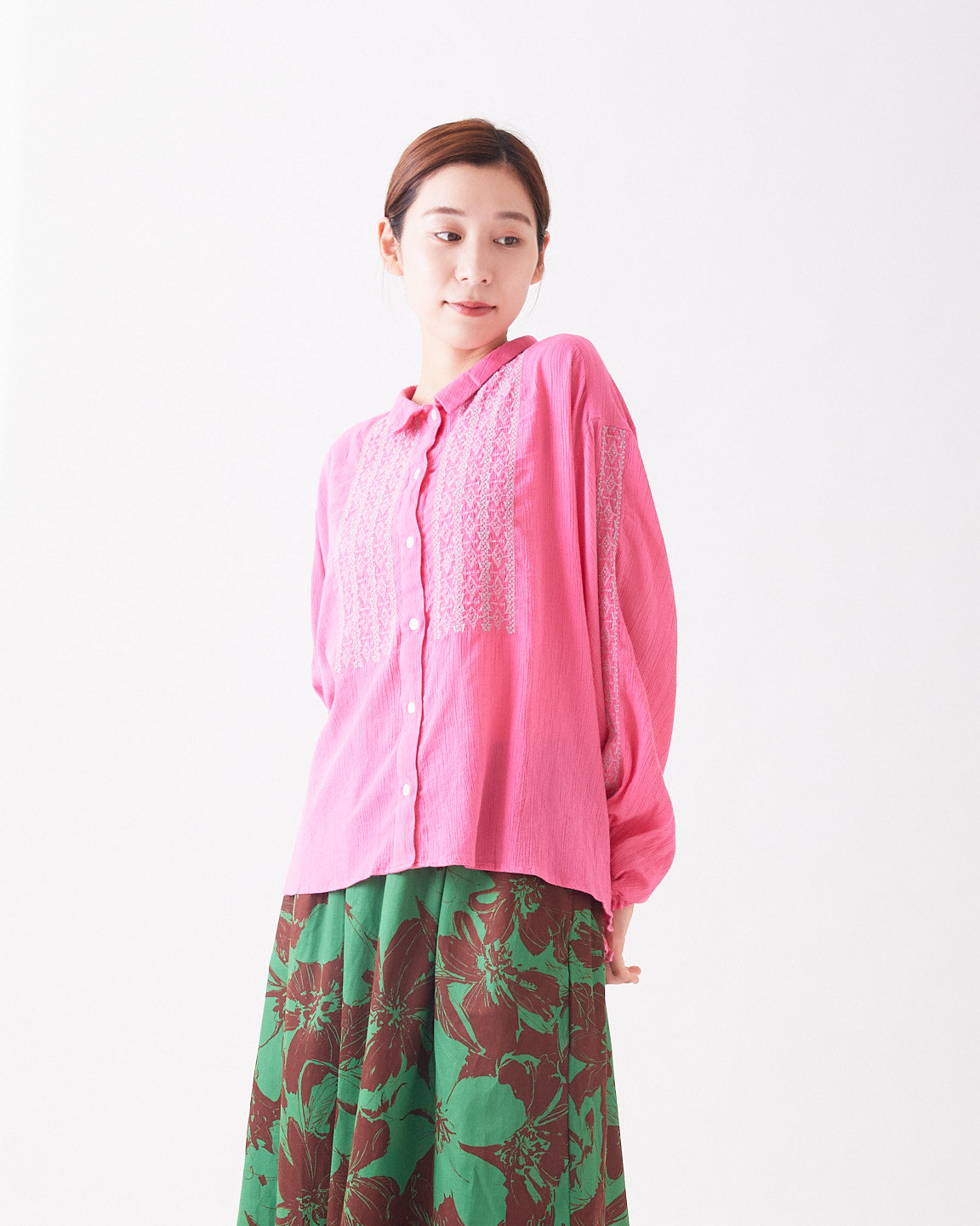 A VIEW FROM HERE CRAPE EMBROIDERY SHIRTS SJ-24090320