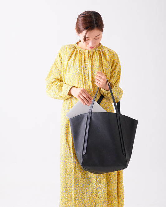 A VIEW FROM HERE MEDIUM LEATHER BAG C#4