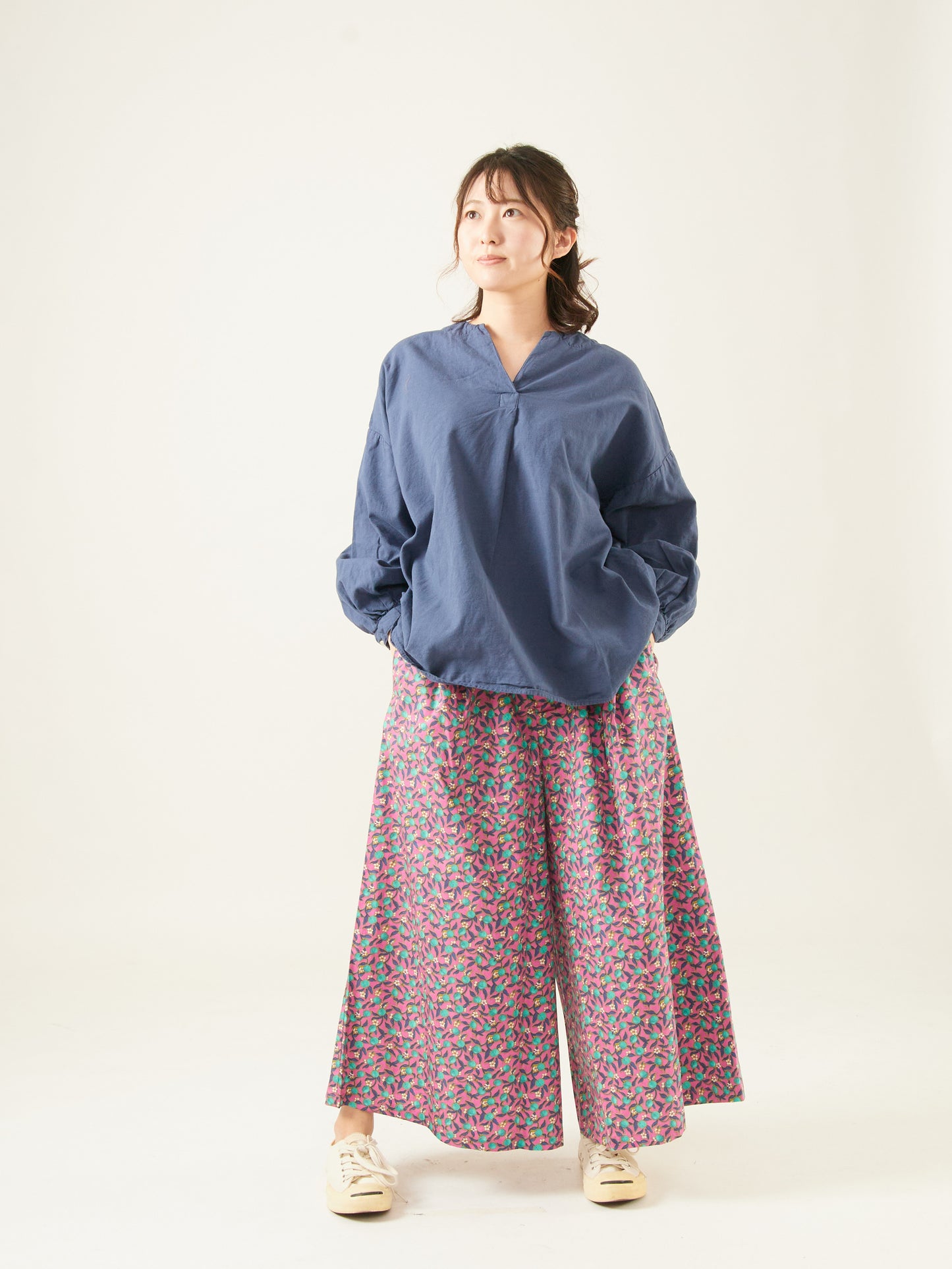 LILOU+LILY COTTON/WOOL GARMENT DYED KEY NECK BLOUSES 2407YJ-1001