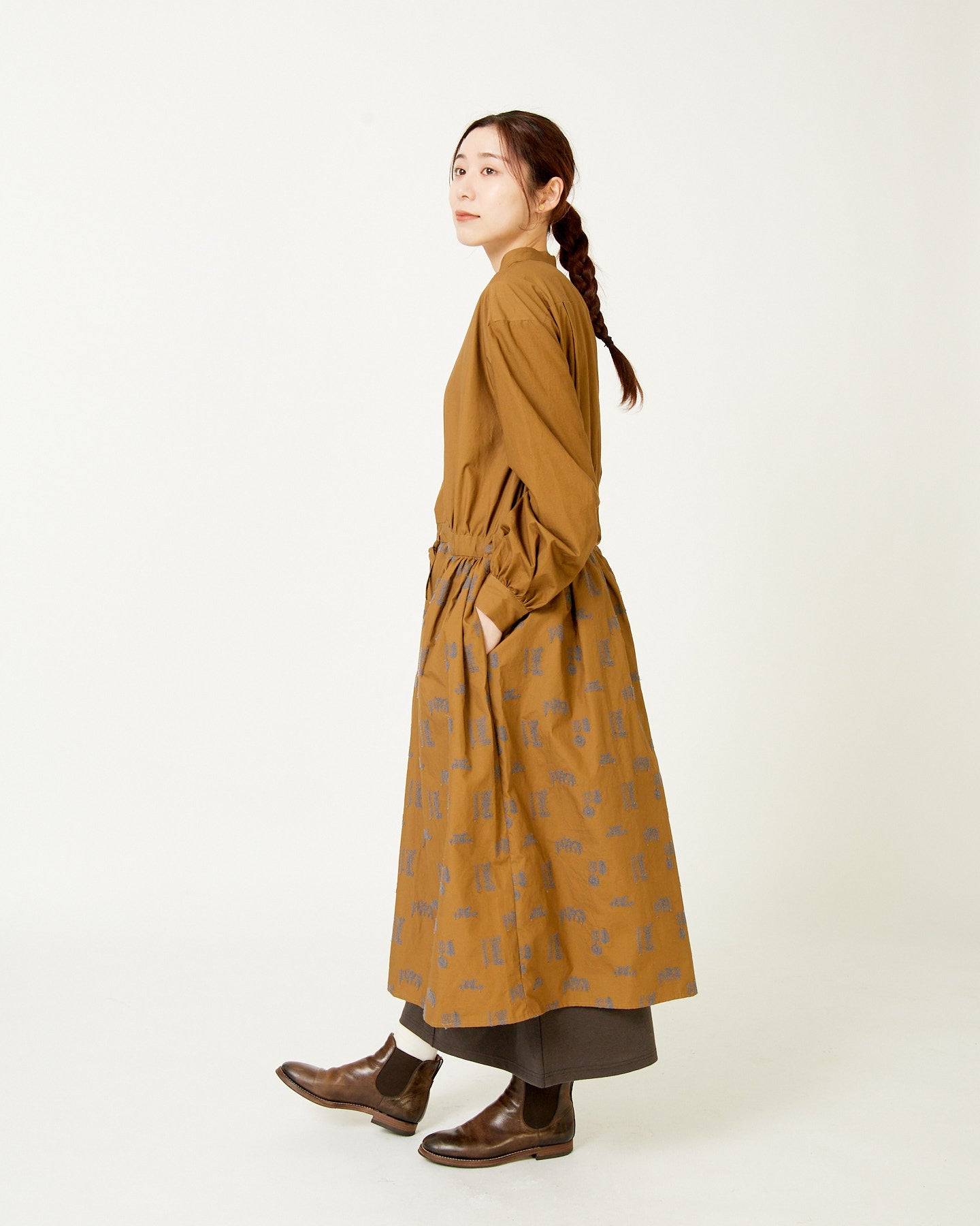 LILOU+LILY 50TYPEWRITER EMBROIDERY ONE-PIECE DRESS 2503FP-0805