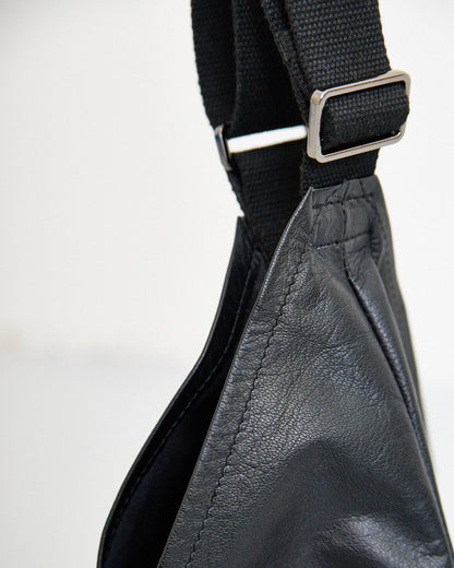 A VIEW FROM HERE TRIANGLE LEATHER BAG G#2