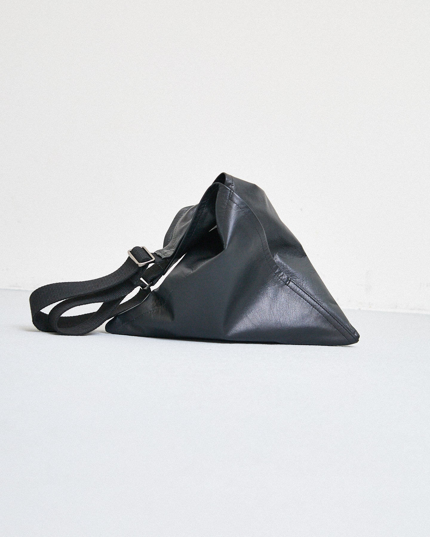 A VIEW FROM HERE TRIANGLE LEATHER BAG G#2