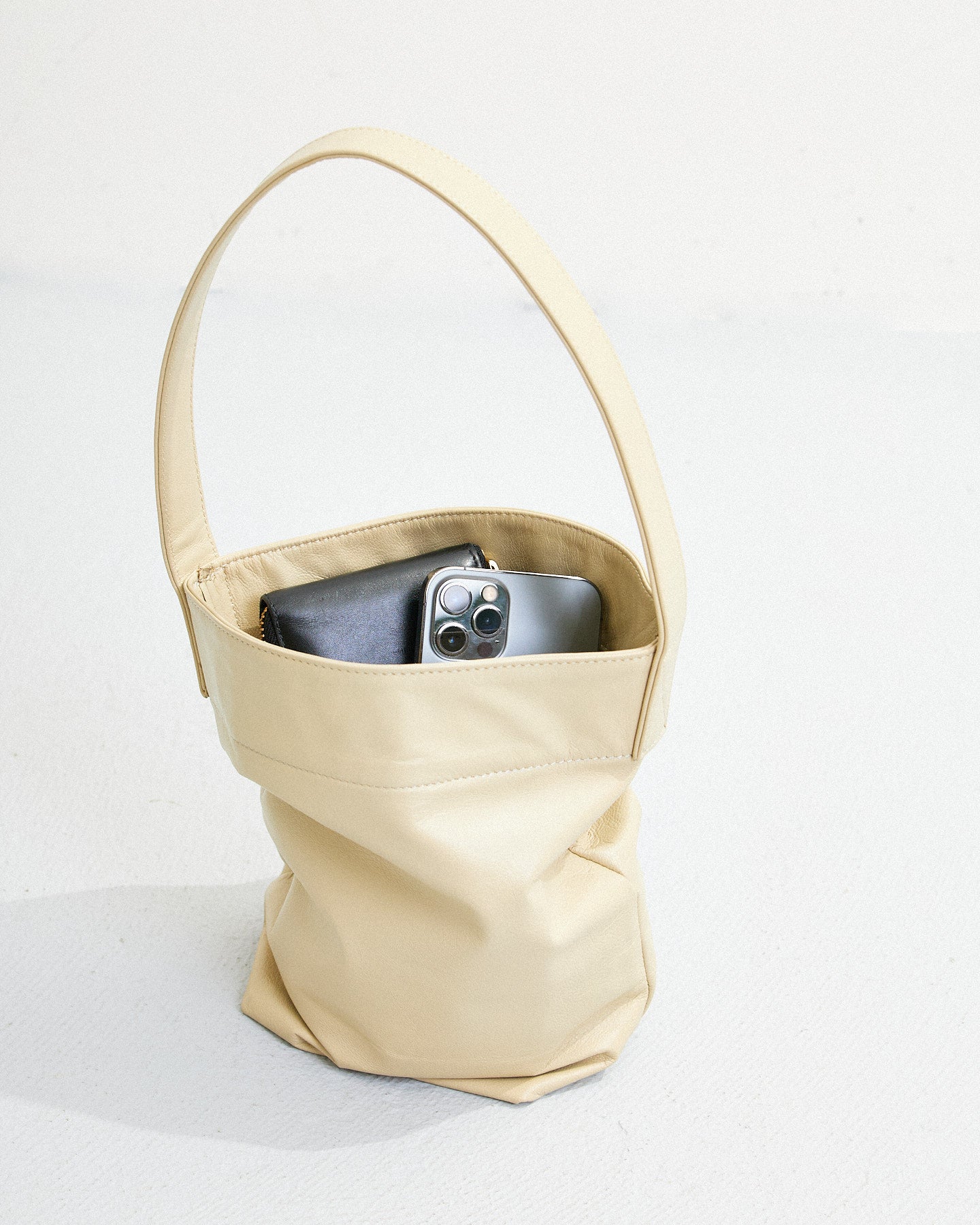 A VIEW FROM HERE ONE HANDLE LEATHER BAG G#1