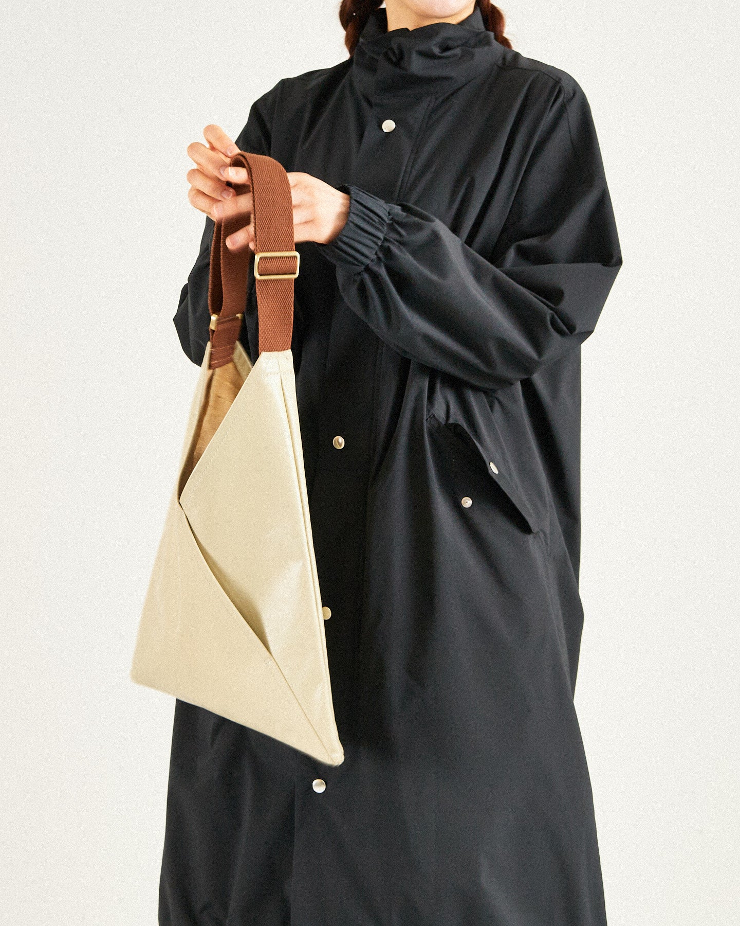 A VIEW FROM HERE TRIANGLE LEATHER BAG G#2