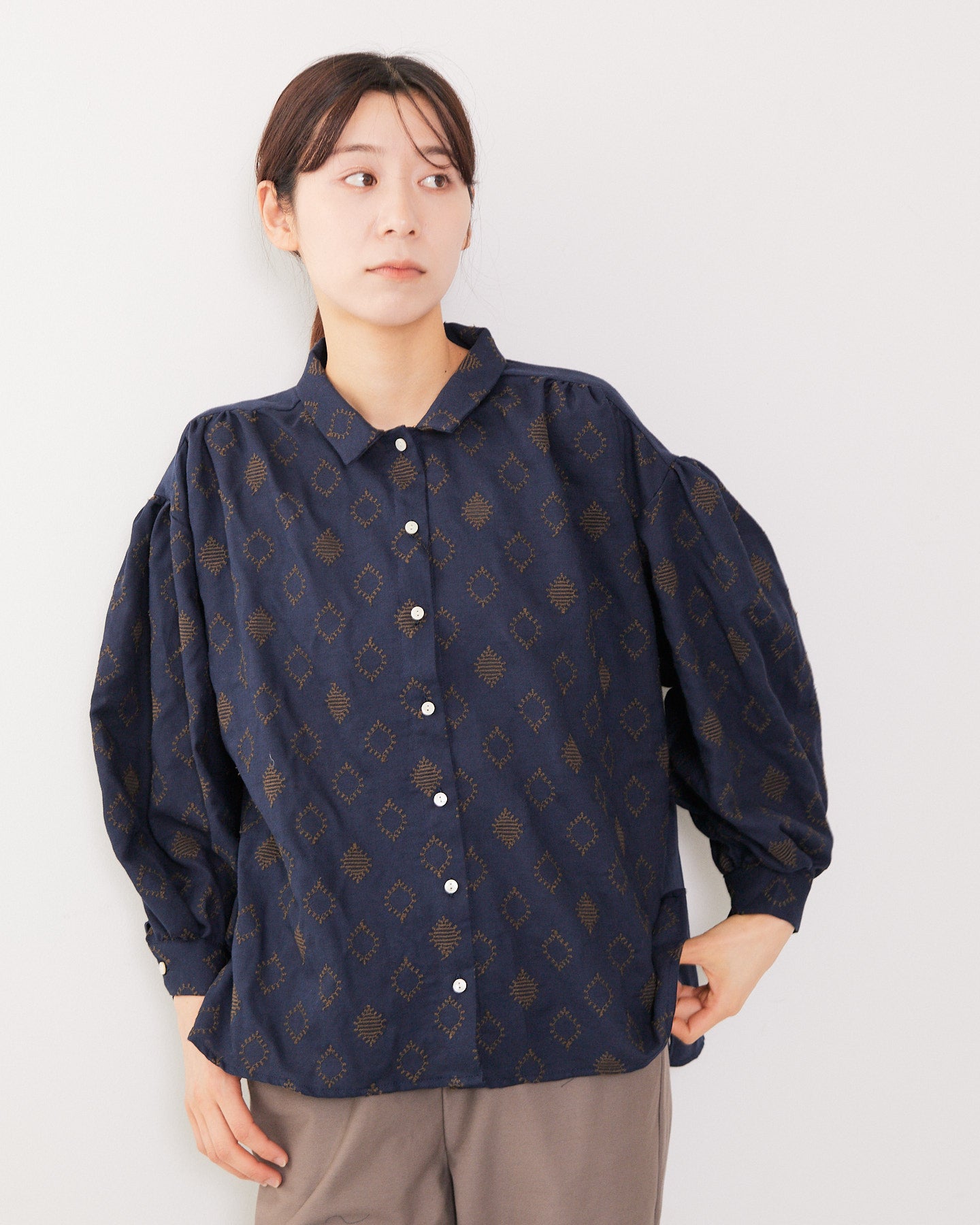 LILOU+LILY COTTON WOOL EMBROIDERY WIDE BLOUSES 2505YJ-1006