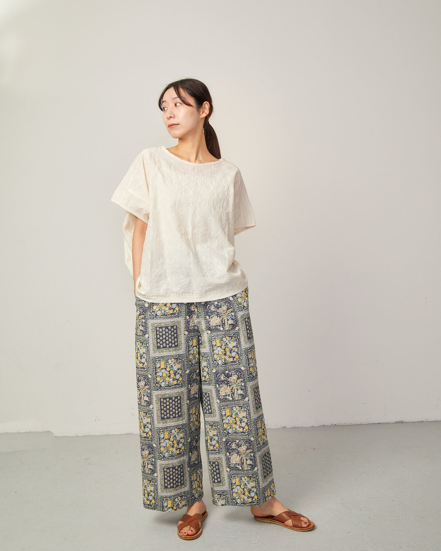ボタニカル総刺繡ドルマンスリーブプルオーバー 2601YO-0506 /LILOU&LILY ﾘﾙｱﾝﾄﾞﾘﾘｰ